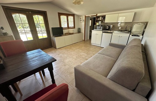 Callian Ski Chalet | 40 m² air-conditioned chalet in Callian (83440) + access to the pool