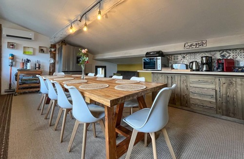 Bourdic House | 5 bedroom awesome home in Bourdic