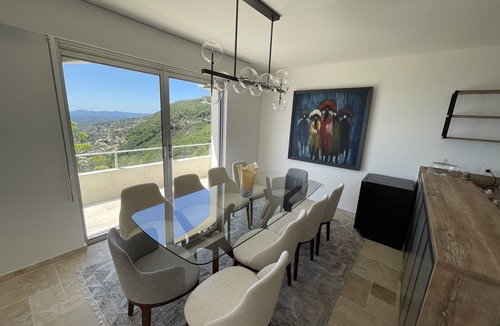 Tourrettes-sur-Loup Villa | 5 bedroom villa with sea view in Tourettes