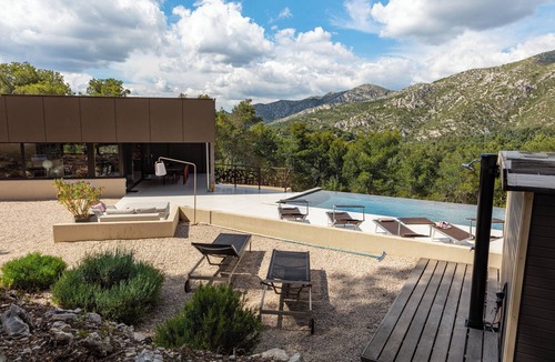 Gemenos Villa | 5-bedroom villa close to mediterranean sea. Great view, super calm in Provence
