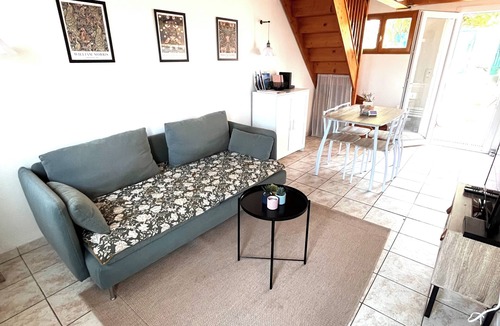 Carnoux-en-Provence House | 5 minutes from Cassis: House with a private terrace