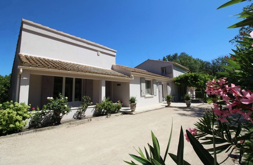 Molleges Villa | 5-star villa, air-conditioned, quiet, view of the Alpilles, heated pool