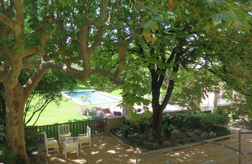 Graveson House | 5 to 7 Bedrooms/5 to 6 BA Village House St Remy Area Heated Pool AC Renov!