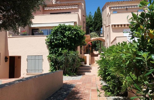 Grimaud Apartment | 50 m² Apartment ∙ 2 bedrooms ∙ 4 guests