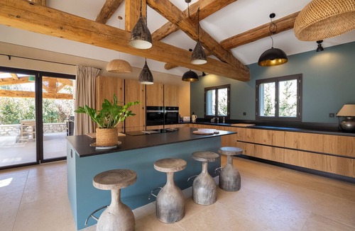 Maussane House | 6-bedroom house near town center