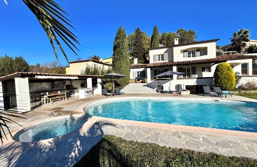 Pegomas Villa | 6 bedroom Villa Sunshine for up to 14 people - Côte d'Azur