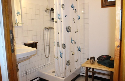 Vars Apartment | 6-person apartment 50 m from the slopes, ideal for enjoying the mountains