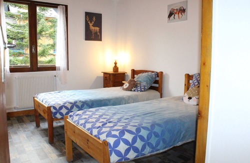Vars Apartment | 6-person apartment 50 m from the slopes, ideal for enjoying the mountains