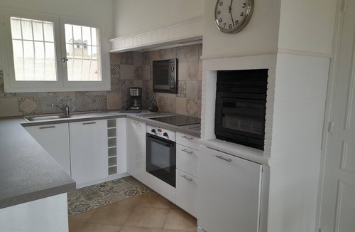 Bessan Villa | 6-person villa, 160 m², private heated pool, air conditioning, Wi-Fi, 8 km from the sea, 4-star rating