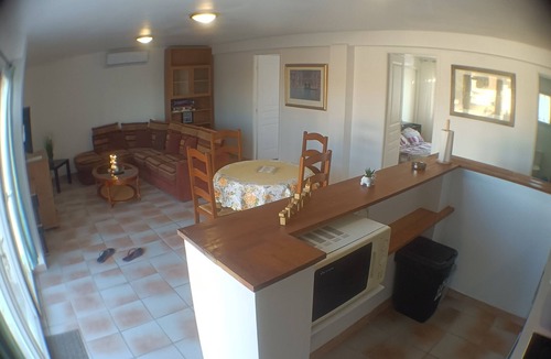 Villeneuve-les-Beziers Apartment | 65m² air-conditioned apartment with swimming pool in quiet residence