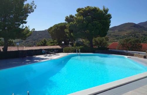 Collioure Villa | 6AMB38 Superbe Villa avec terrasses dans résidence avec piscine commune