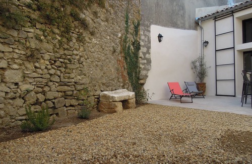 Cereste House | 7-person vacation home with reversible air conditioning and outdoor courtyard in the Luberon