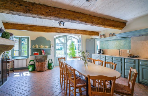 Saint-Andiol House | 7 to 9BR/7BA House w Pool, Tennis, AC, 8 Acres -St Remy - Fully serviced option