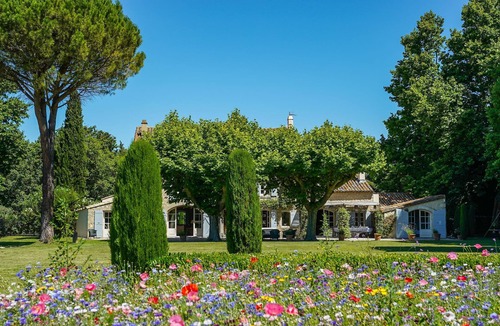Saint-Andiol House | 7 to 9BR/7BA House w Pool, Tennis, AC, 8 Acres -St Remy - Fully serviced option