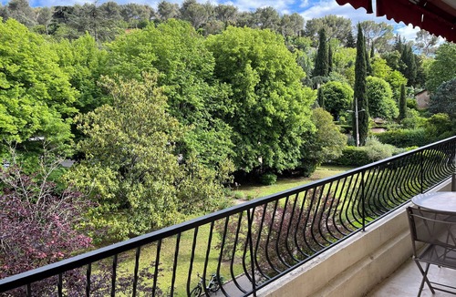 Est Apartment | 80m2 close to town center & Sainte Victoire