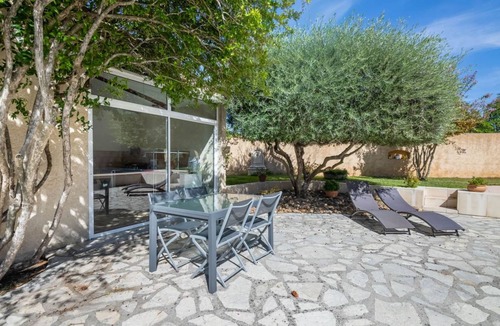 Noves Other | 95 m² Accommodation ∙ 2 bedrooms ∙ 4 guests