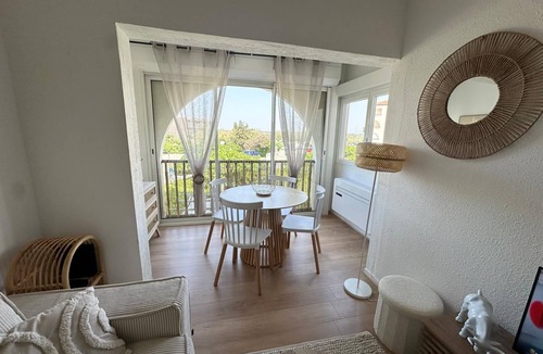 Palavas-les-Flots Apartment | A 4 to the sea with air conditioning and parking