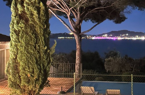 Guerrevieille House | A beautiful family home overlooking St. Tropez and 300 meters from the beach.