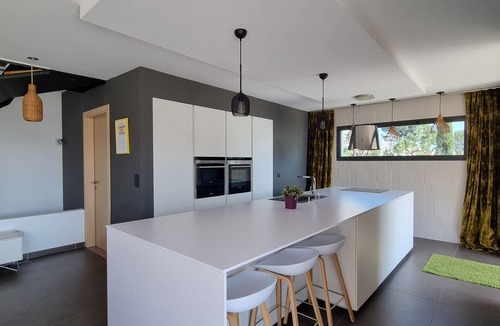 Cavalaire-sur-Mer Villa | A beautiful luxury villa in a quiet location 1 km from the beach and town centre