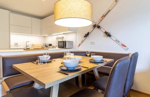 Perca Apartment | A bright little nest on the third floor of a brand-new building, where every window frames the majestic silhouette of Plan de Corones. Proventus SUN welcomes you with its warm, modern atmosphere – ideal for those seeking simplicity and relaxation witho