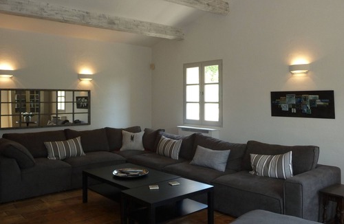 Bonnieux House | A charming, cosy and comfortable, walking distance of Bonnieux