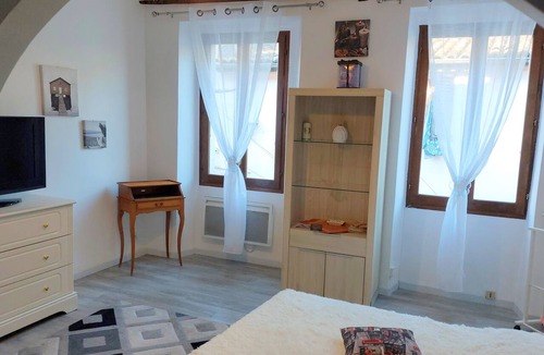 L'Escarene Apartment | A charming studio on the French Riviera, 25 minutes from Nice, nestled between the sea and the mountains.