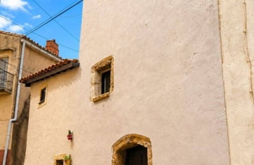 Roujan House | A charming village house with a long-standing tradition