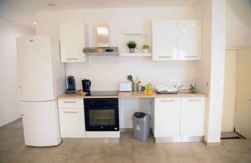 Le Camas Apartment | A Cozy Getaway in the Heart of Marseille's 5th