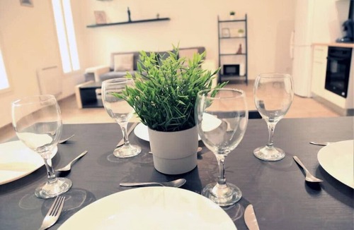 Le Camas Apartment | A Cozy Getaway in the Heart of Marseille's 5th