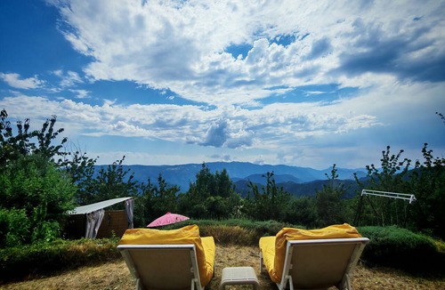 Toudon House | A getaway in the heart of nature—private pool and hot tub, breathtaking views, a haven of peace!
