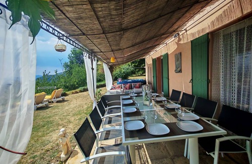Toudon House | A getaway in the heart of nature—private pool and hot tub, breathtaking views, a haven of peace!