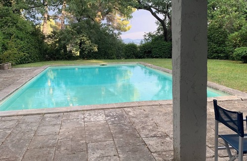Aix-en-Provence Ski Chalet | A little corner of paradise in the heart of the Aix countryside