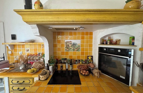 La Treille House | A quiet guesthouse in a villa in Marseille