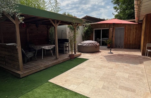 Serviers-et-Labaume House | A quiet spot 5 minutes from Uzes with jacuzzi, swimming pool, hiking, cycling .