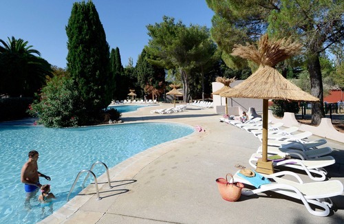 Arles Condo | Accès Mini-Golf, Tennis + Piscine Saisonnière
