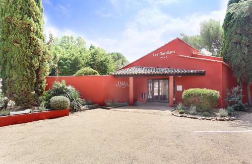 Arles Condo | Accès Mini-Golf, Tennis + Piscine Saisonnière