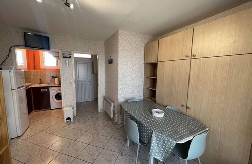 Valras-Plage Apartment | Affordable studio for 4 with balcony near the beach