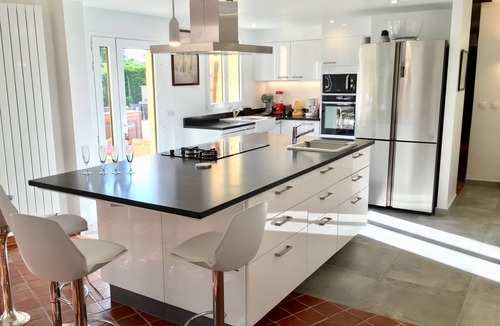 Est Villa | AgarrusAix: 4km from Aix Center, Villa 300m2, 4 Bedrooms Heated Pool (28°C/82°F)