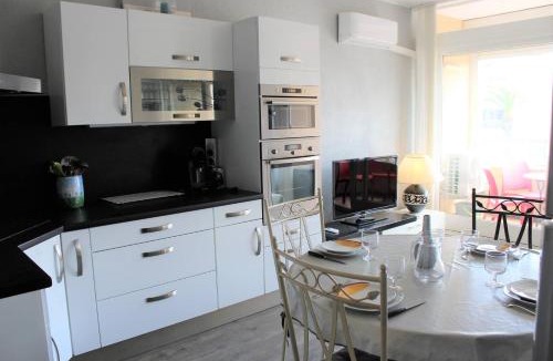 Saint-Cyprien Plage Apartment | Agréable appartement T2 avec loggia proche commerces et plage - 4ALB24