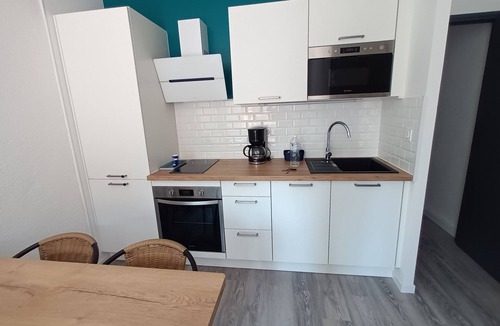 La Jetee Apartment | Air-conditioned apartment 2 steps from the beach. Covered parking space