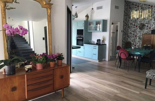 Les Lecques Villa | Air-conditioned villa with swimming pool 350 metres from the beach