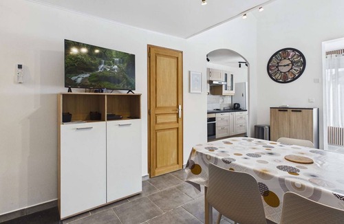 Marseillan Plage Apartment | Air-conditioned apartment with solarium - 6 guests