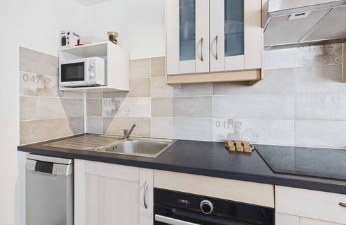 Marseillan Plage Apartment | Air-conditioned apartment with solarium - 6 guests