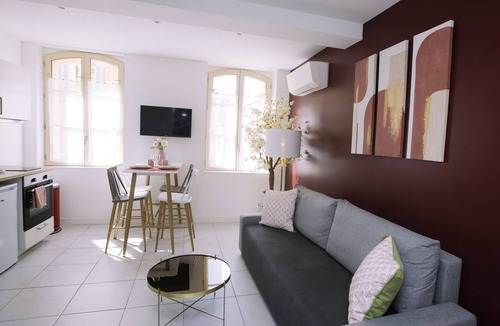 Old Town Apartment | Air-conditioned apartment - hyper-center Toulon - Flamingo