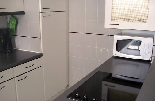 Meze Apartment | Air-conditioned apartment with garage for rent in Mèze, Hérault