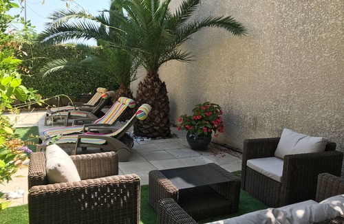 Aigues-Mortes Villa | AIR CONDITIONED DETACHED VILLA 3 MINS WALK BEAUTIFUL MEDIEVAL TOWN AIGUES MORTES