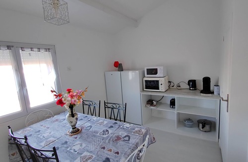 Cazan Apartment | AIR-CONDITIONED HOUSE 120 M2 6 PERSONS. 3 BEDROOMS. 1 LIVING ROOM
