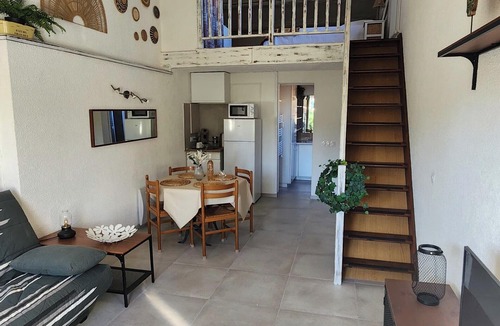 Cogolin House | Air-Conditioned Masé in a Quiet Setting with Private Pool, Garden, and Grill Near St. Tropez
