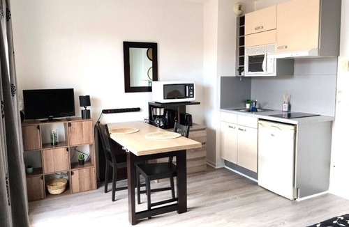 Grasse Apartment | Air-conditioned studio for 2 people, near the shops