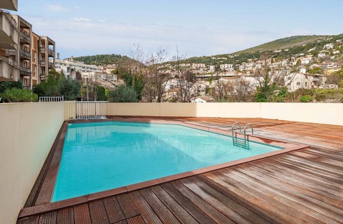 Grasse Apartment | Air-conditioned studio for 2 people, near the shops
